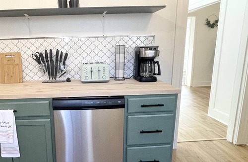 Mosby House | Gorgeously Renovated for Work or Play! 5 mins to Downtown RVA and VCU!