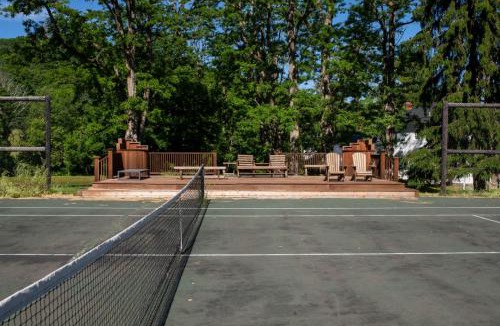 Ancram House | Grand 5BR Estate Retreat w/Pool & Tennis Court