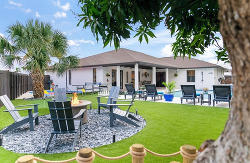 Sea Pines House | Grand Lux Villa/Heated Pool/Spa/Game fun/Nr Beach