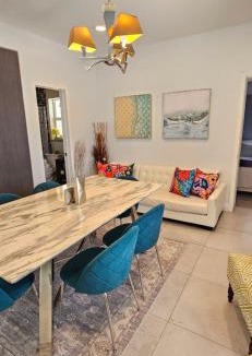 Hollywood Lakes Villa | Grand Pool 4 BEDS 4 BATHS Villa Close to Beach!