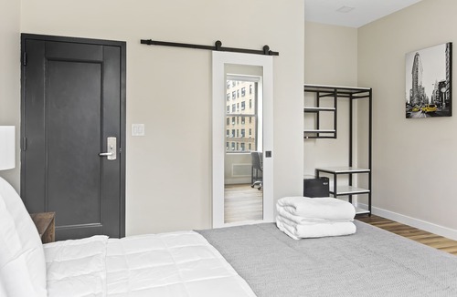 Manhattan Valley Apartment | Grand Premium Room 2 Private-Bath Hotel 99