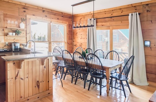 Edray House | Great for Families! Private Hot Tub, Views, Walk to Slopes