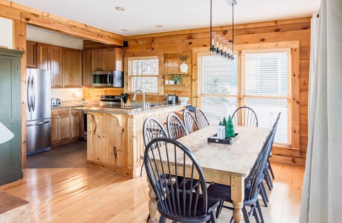 Edray House | Great for Families! Private Hot Tub, Views, Walk to Slopes