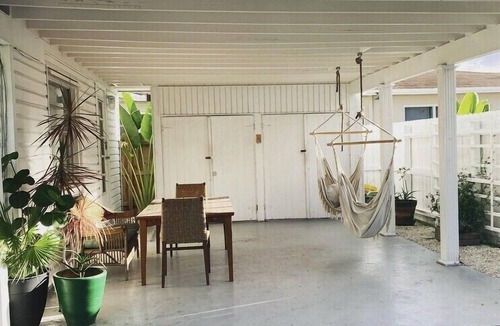 Harbordale Cottage | Great Location! 1 Bed 1 Bath Valencia Cottage Sleeps up to 4