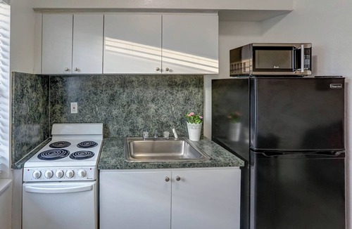 Hollywood Lakes Hotel | Green Seas Motel
