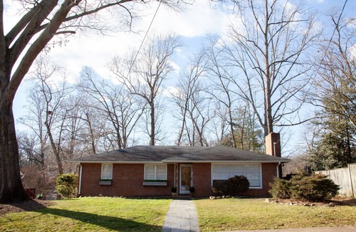 Barracks Rugby House | Greenaway House | Your Perfect Base for Downtown Charlottesville, Monticello, and the Vineyards