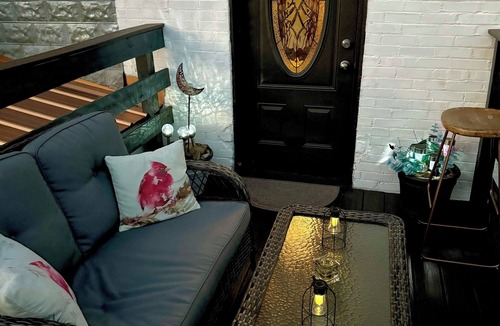Marlinton Apartment | Greenbrier Suite @ The Electric Moon Inn. Your perfect getaway.