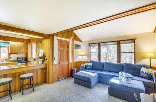 Whitefish House | 'Griz Den' Cabin w/2 King Beds Near Glacier!