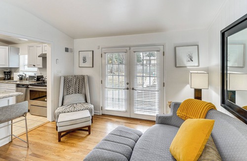 White Oak House | Group Getaway! Modern Silver Spring Home w/Yard