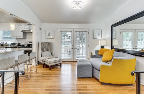 White Oak House | Group Getaway! Modern Silver Spring Home w/Yard