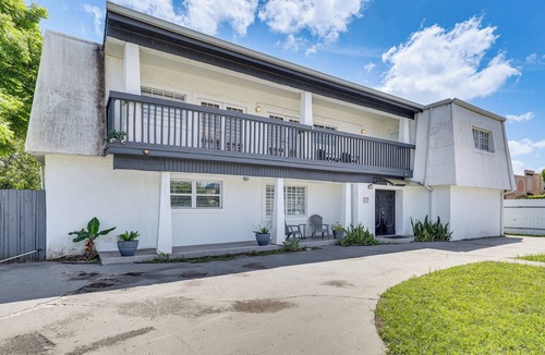 Miami Gardens Cottage | Group Hub w/Game Room! 4 Mi to Hard Rock Stadium