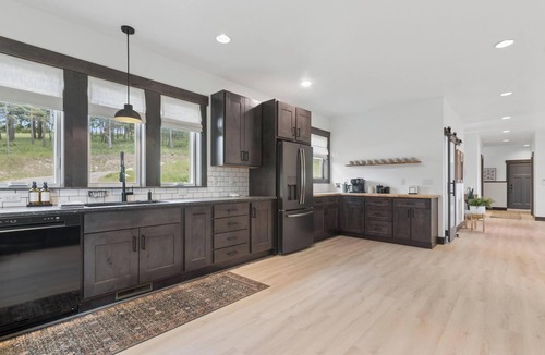 Somers House | Group Retreat Near Glacier | Lake Views