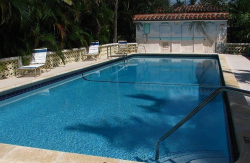 Delray Beach Condo | Grove 1 Bdrm/Bath Condo. 1 Blk walk Ocean & Dwtn Delray w/Pool, Parking & WiFi
