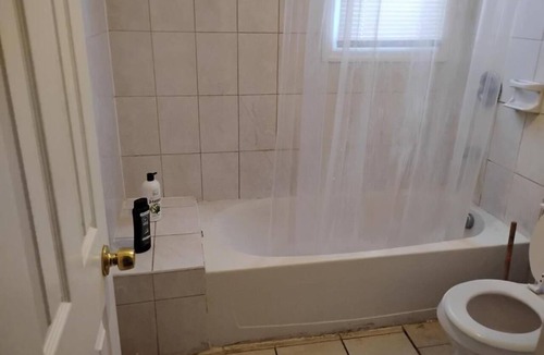 Irvington Bed & Breakfast | Grove 125