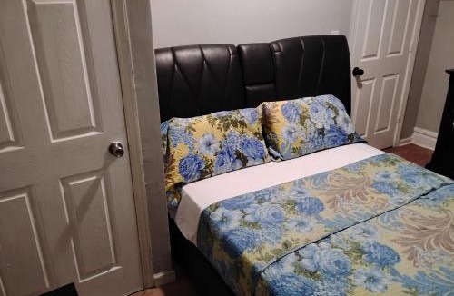 Irvington Bed & Breakfast | Grove#9