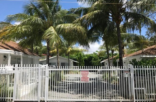 Southwest Coconut Grove Villa | Grove Bay Bungalow - 2BD/1BA Gated Cottage-Walk To Bay - Sleeps 4 - RGB200