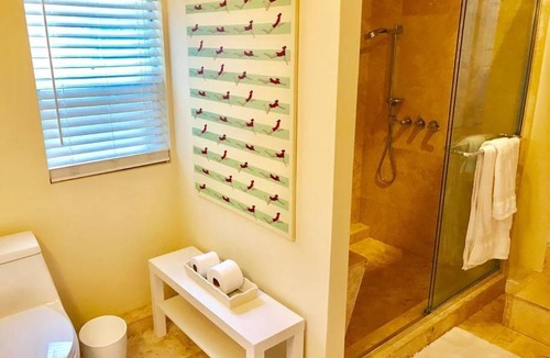 Southwest Coconut Grove Villa | Grove Bay Bungalow - 2BD/2BA Gated Cottage-Walk To Bay - Sleeps 4 - RGB201