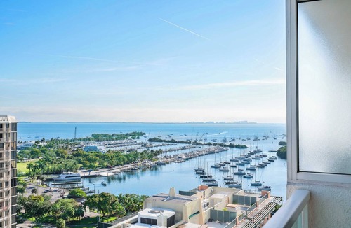 Coconut Grove Apartment | Grove Studio Retreat | Steps to Peacock Park