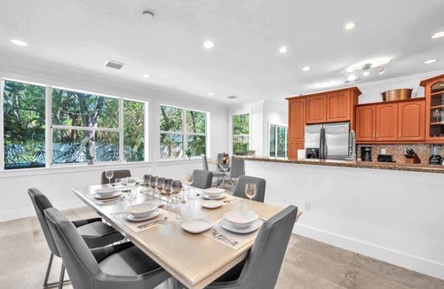 Coconut Grove Condo | Grove Walk Manor | 3BR Oasis in Coconut Grove
