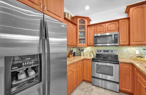 Coconut Grove Condo | Grove Walk Manor | 3BR Oasis in Coconut Grove