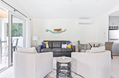 Delray Beach Cottage | Guest House with Private Yard, Pool, Outdoor Kitchen & Tiki Bar