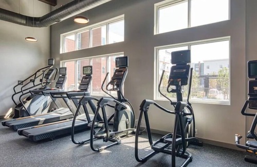 Coliseum Central Apartment | H4N Ellipse Urban | 2Bd Apartment Near Peninsula Town Center