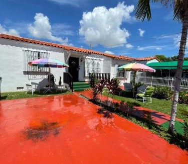 West Little Havana House | Habitacion Centrica Calle 8 Miami (2)