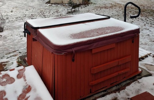 Algonquin House | Hambrooks Home with Hottub/Mid Term stays welcomed!