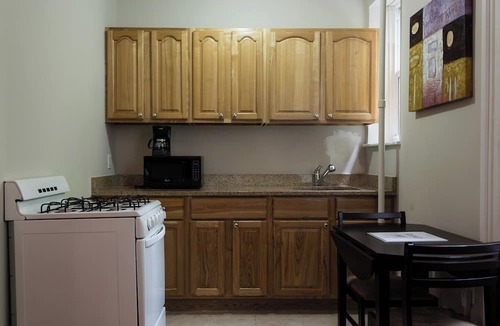 Upper Manhattan Apartment | Hamilton House Apartment 7 with 2 Rooms & Private Bathroom in Manhattan NYC