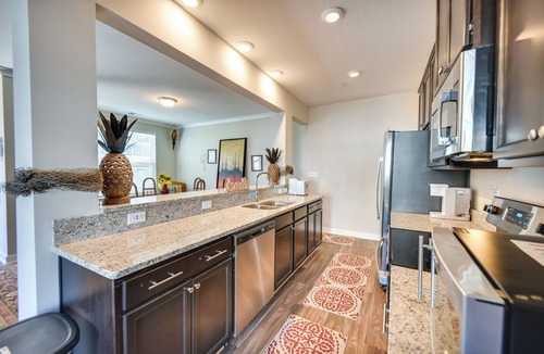 Hampton Condo | Hampton Condo: By Convention Center & Coliseum!