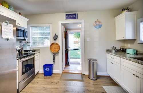 Buckroe Beach Cottage | Hampton Home w/Grill < 1 Mi to Beach!