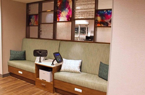 Williamsville Hotel | Hampton Inn Buffalo - Amherst, NY