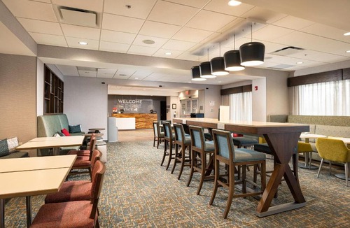 Williamsville Hotel | Hampton Inn Buffalo - Amherst