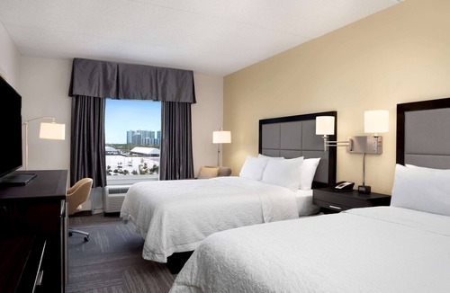 Hallandale Beach Hotel | Hampton Inn by Hilton Hallandale Beach Aventura
