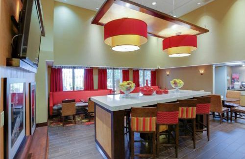 Bermuda Hotel | Hampton Inn By Hilton Chester South