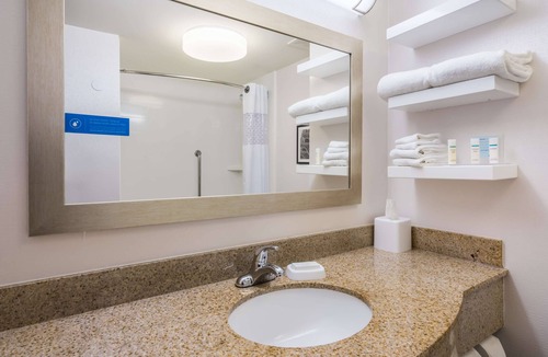 Clifton Park Hotel | Hampton Inn Clifton Park