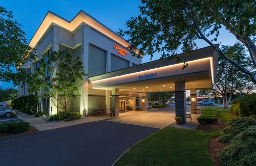 North Westport Hotel | Hampton Inn Fall River/Westport