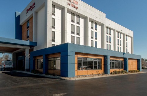 Central Newport News Hotel | Hampton Inn Newport News-Yorktown