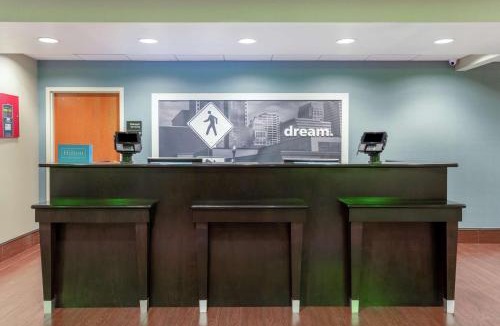 South Richmond Hotel | Hampton Inn Richmond - South