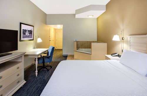 West Yarmouth Hotel | Hampton Inn & Suites Cape Cod-West Yarmouth