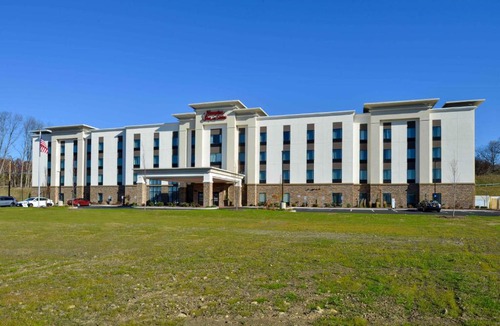 Rensselaer Hotel | Hampton Inn & Suites Albany-East Greenbush, NY