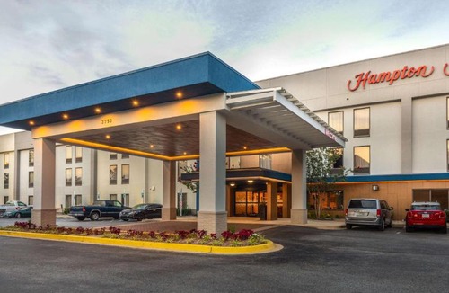 St. Charles Hotel | Hampton Inn Waldorf