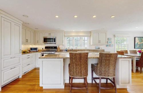 Falmouth House | Harborside Retreat
