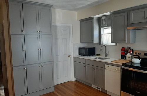 Jeffries Point Apartment | Harborside Walk to Subway