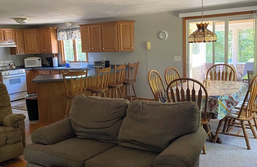 Harwich Center House | Harwich Home with Sunroom near Red River Beach