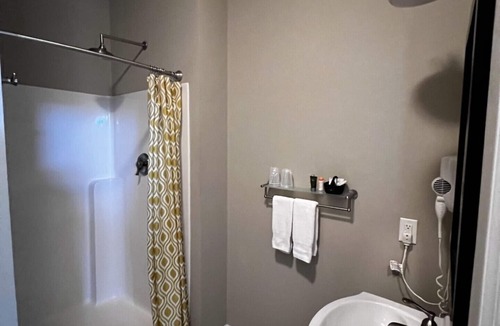 Rock Hall Hotel | Haven Point Inn and Gallery