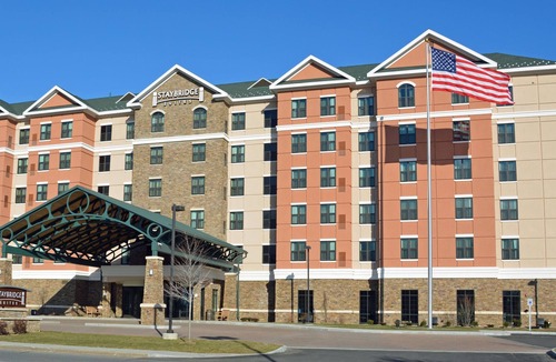 Newtonville Apartment | Hearing-Accessible King Suite w/Kitchen | Albany