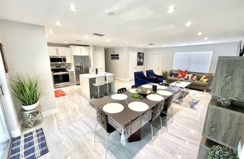 Biscayne Park House | HEART OF MIAMI LUXURY HOME 4BR 3.5BA POOL 5MIN BEACH