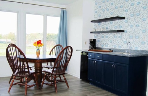 Tilghman House | Heart of Tilghman Island | Pet Friendly | Perfect for Weddings Guests & Families