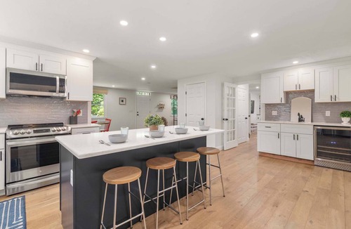 Brewster House | Heated In-Ground Pool and New Central AC!